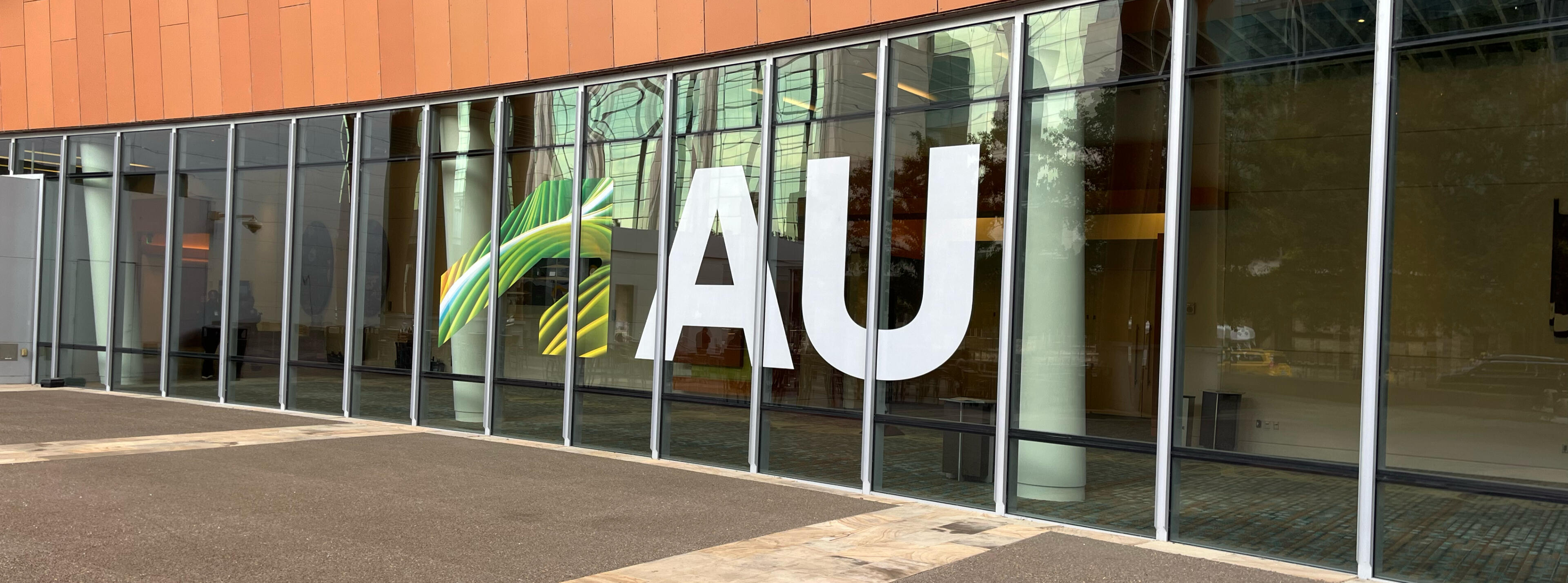 AU2025
